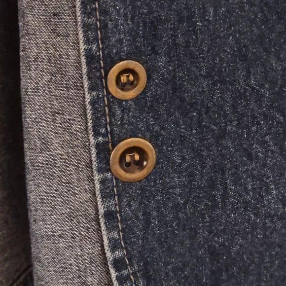 Vintage 1990s Long Liz Wear Denim Jacket with Wood Toggle Buttons size small - Picture 3 of 10
